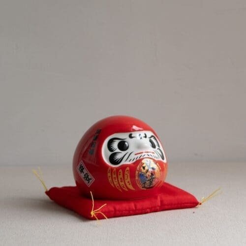 Hucha daruma rojo japonés de 7 cm