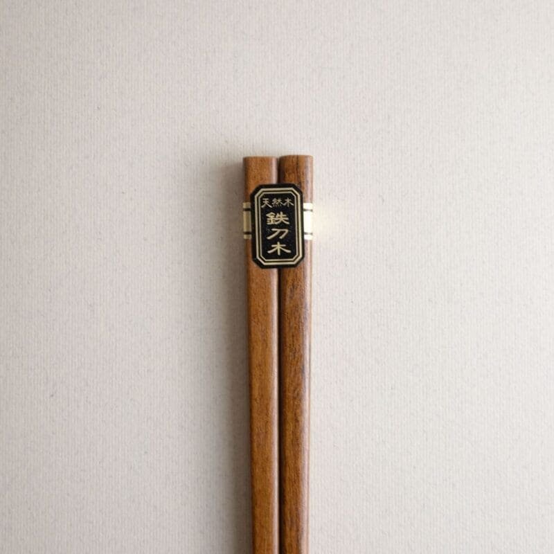 Palillos de madera Tetsutōki