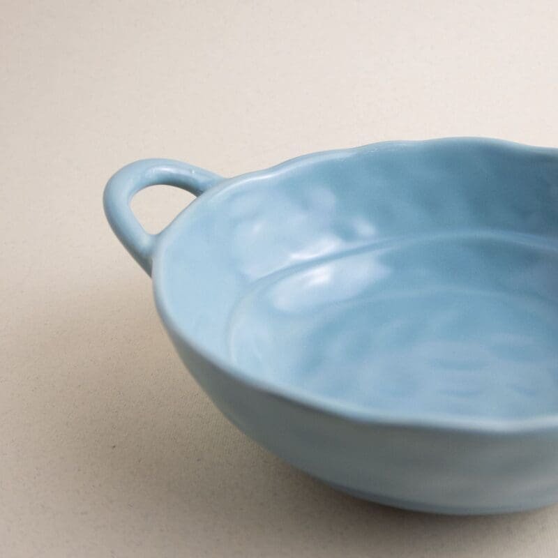 minicazuela con borde irregular azul